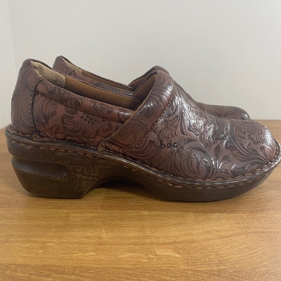 EUC BOC tooled floral pattern brown Peggy slip on clogs size 7M - Picture 1 of 13